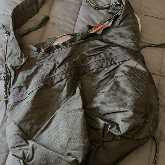 Lululemon black Sackasana yoga bag - Picture 2 of 9